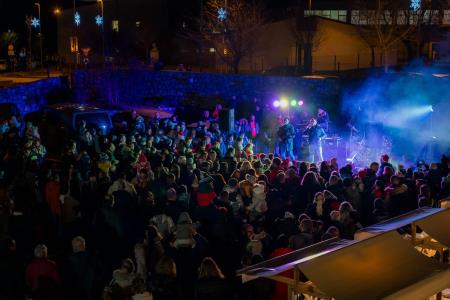 Prihod Dedka Mraza s spremstvom